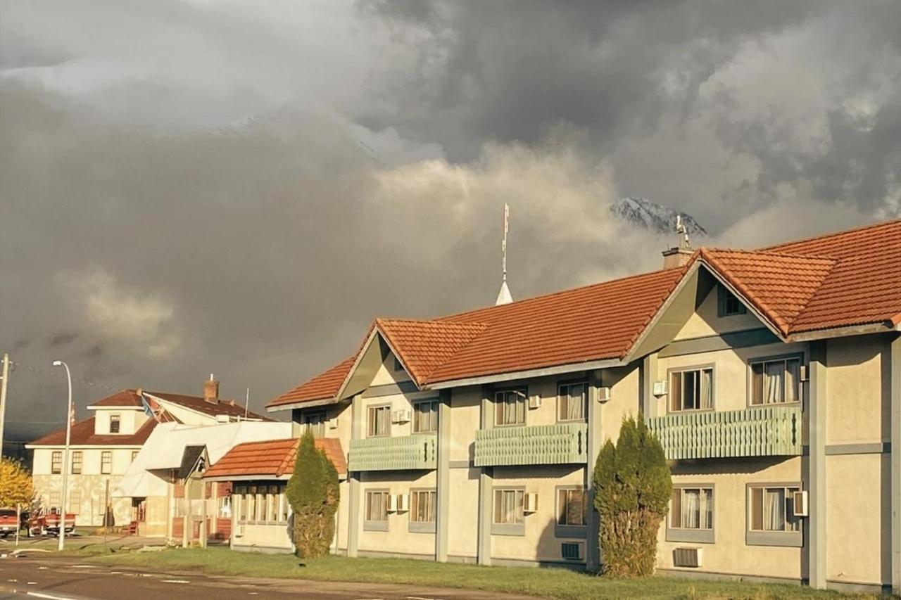 Stork Nest Inn Smithers Dış mekan fotoğraf