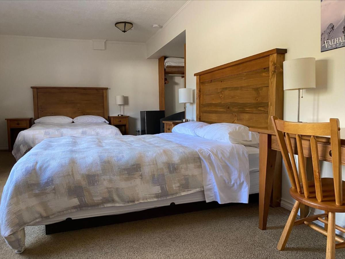 Stork Nest Inn Smithers Dış mekan fotoğraf