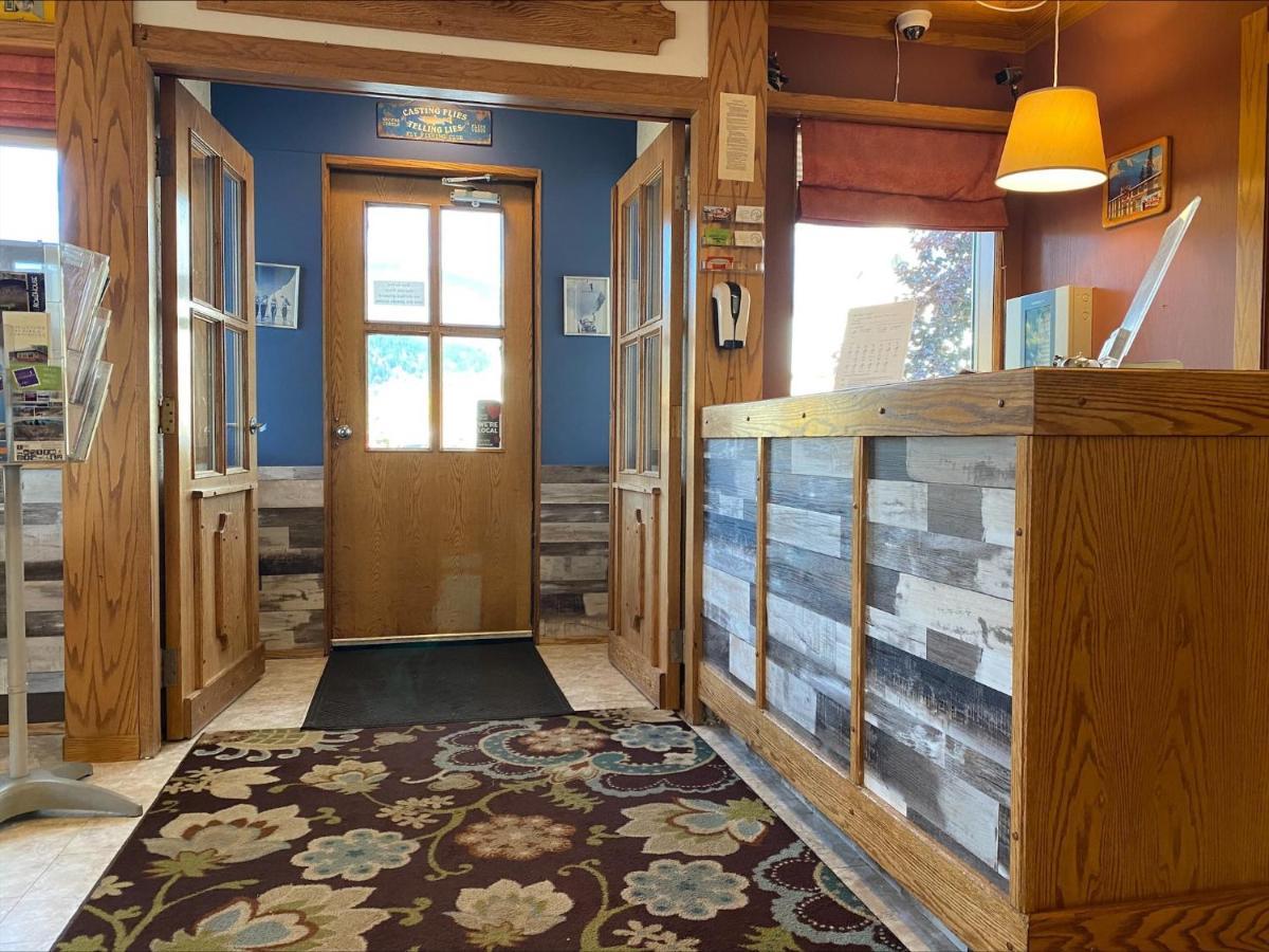Stork Nest Inn Smithers Dış mekan fotoğraf